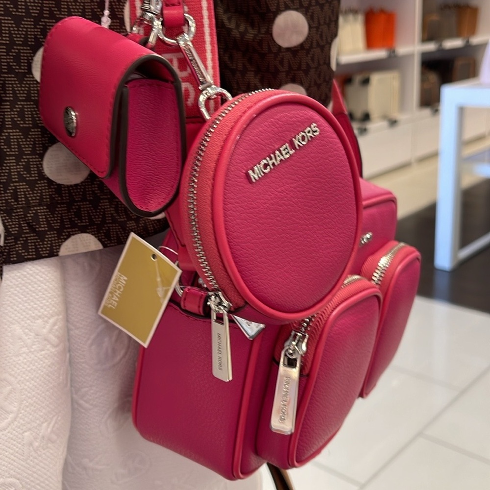 Michael Kors Jet Set Leather Md Crossbody Bag with Case for Apple Airpods Pro® - Picture 14 of 16